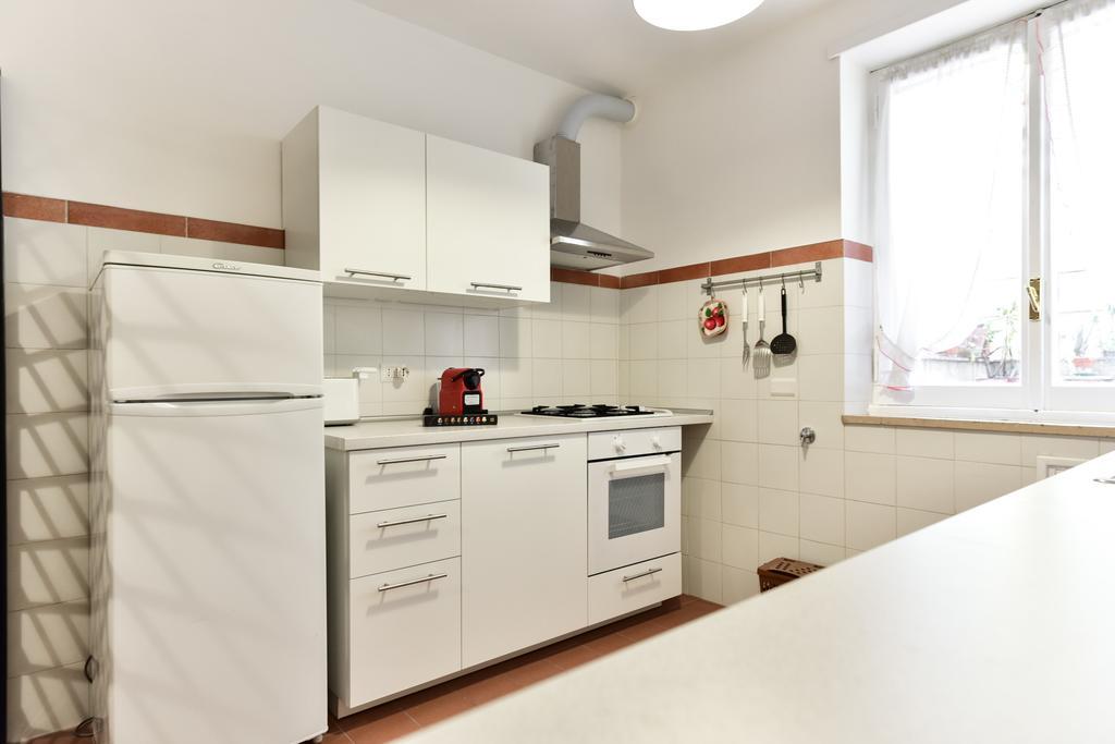 Red & White Vatican Apartment Roma Exterior foto