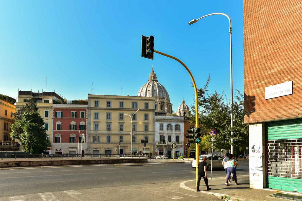 Red & White Vatican Apartment Roma Exterior foto